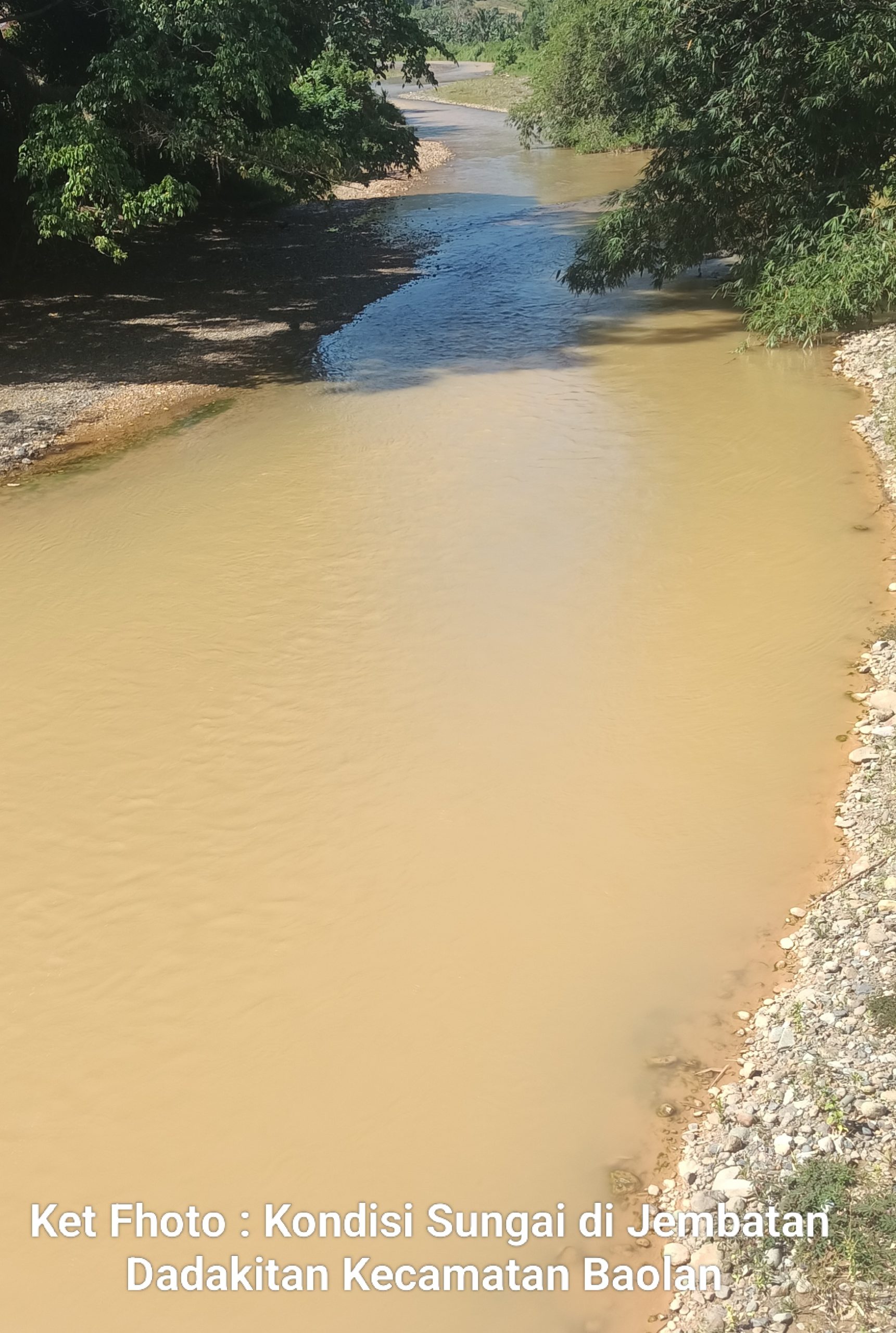 Ket Fhoto : Kondisi  Air sungai di desa Dadakitan 